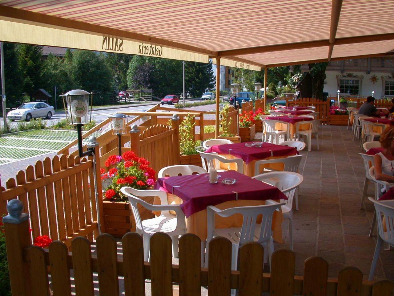 Hotel Garni Soreie Pozza di Fassa Exterior photo