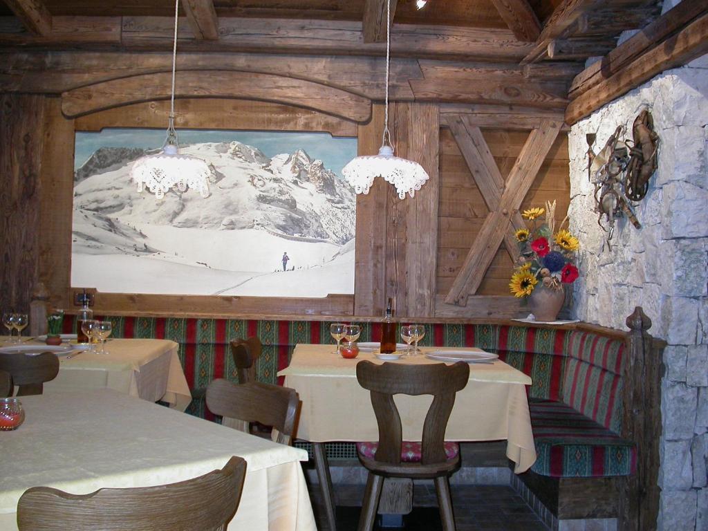 Hotel Garni Soreie Pozza di Fassa Exterior photo